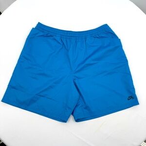 Nike SB‎ Men’s Active Shorts Bright Blue Size XL 
Activewear